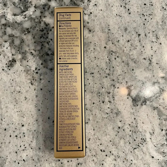 Cle de Peau Beaute Radiant Cream Foundation B60 Deep Tan Beige 21ml 0.88 oz NEW - Picture 8 of 9